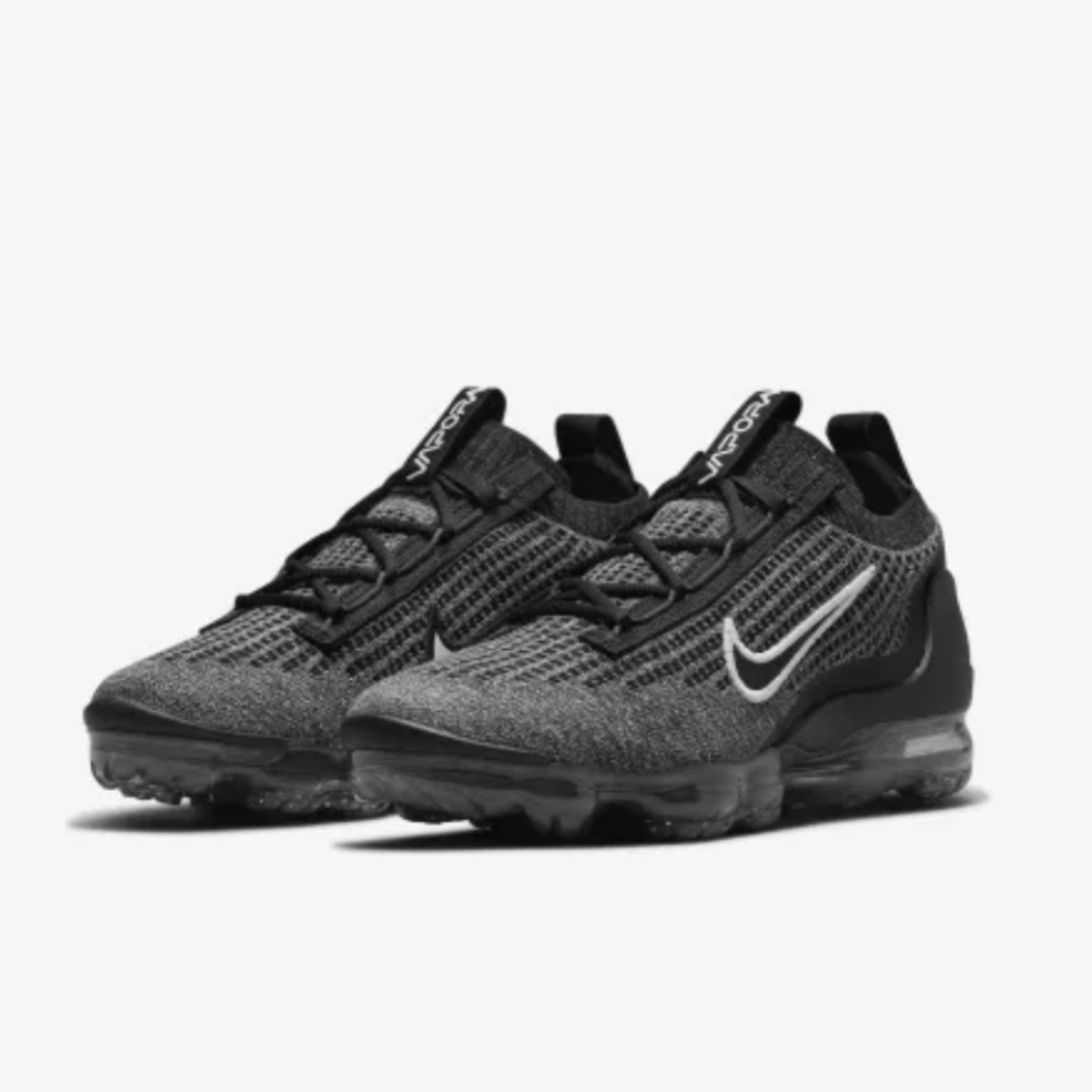 NWT ❤️ Rare Nike Vapormax Flyknit Oreo 6.5W